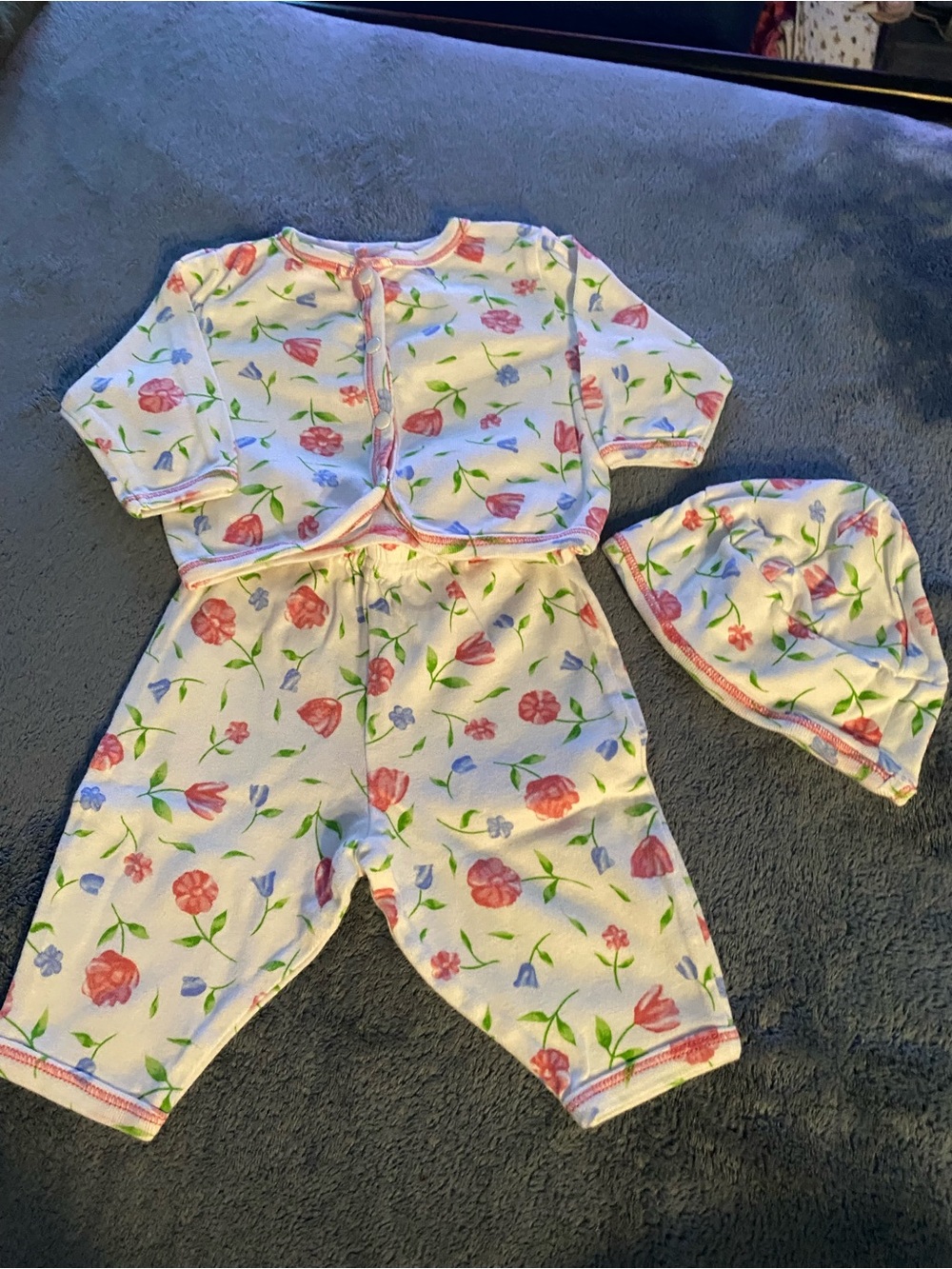 Jillian’s Closet Baby Floral 3-Piece Set with Hat - White & Pink, size 3 month